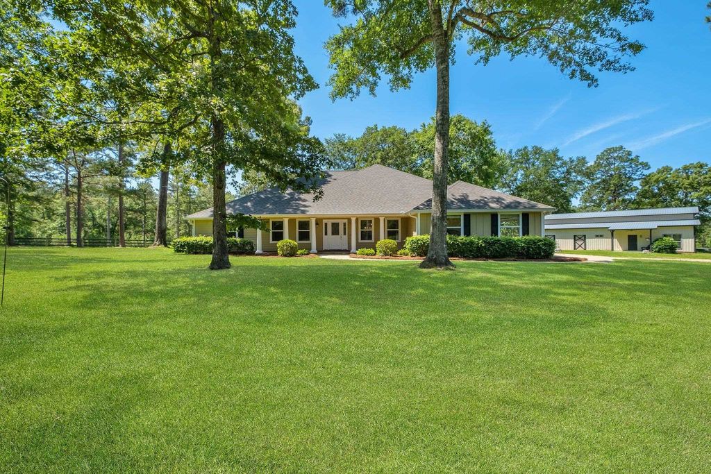 Photo of 7007 Katie Ashlee Court, Tallahassee, FL 32309 (MLS # 386618)