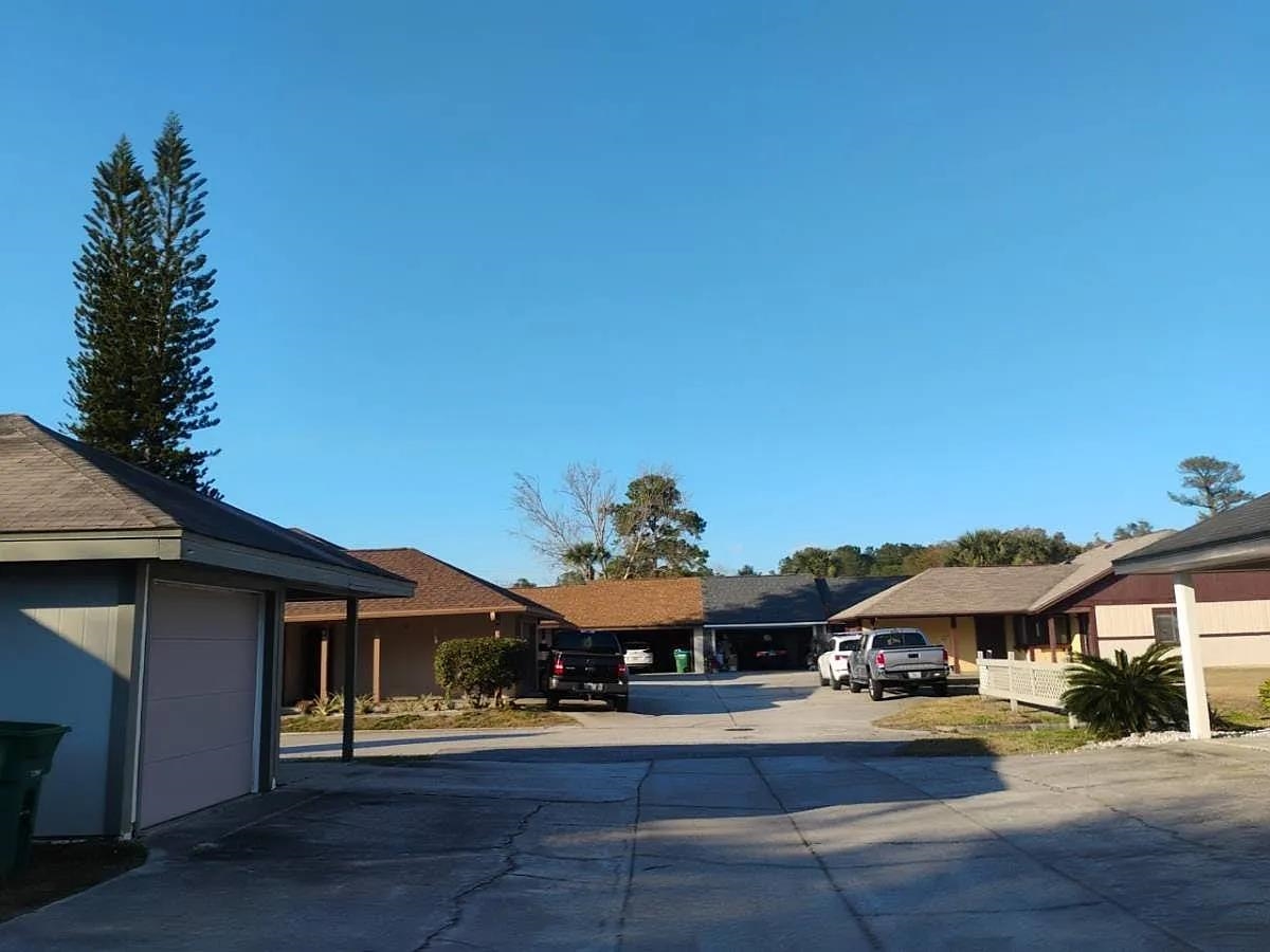 736 Summerland Drive