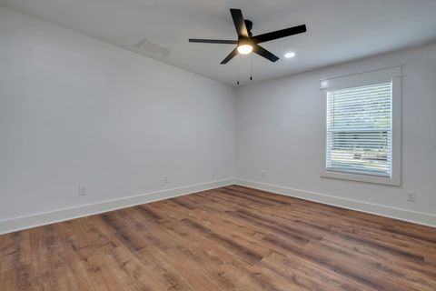 Tiny photo for 155 Ross Road, Tallahassee, FL 32305 (MLS # 392765)