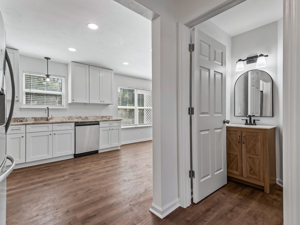 Photo of 1375 Devonshire Drive, Tallahassee, FL 32317 (MLS # 392499)