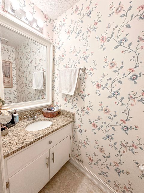 Tiny photo for 1107 Lovers Lane, Tallahassee, FL 32317 (MLS # 391301)