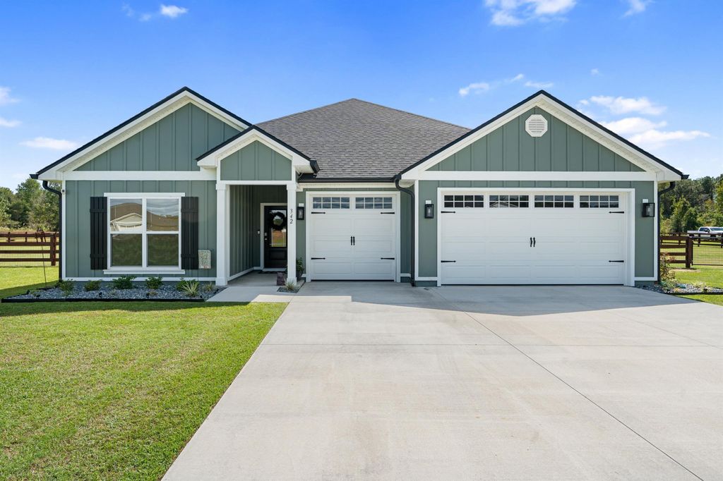 Photo of 342 Golden Loop, Crawfordville, FL 32327 (MLS # 392039)