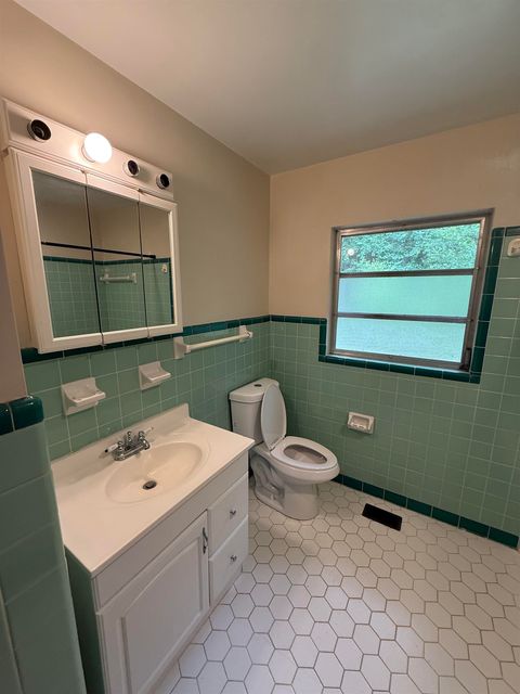 Tiny photo for 5525 Springhill Road, Tallahassee, FL 32305 (MLS # 400470)