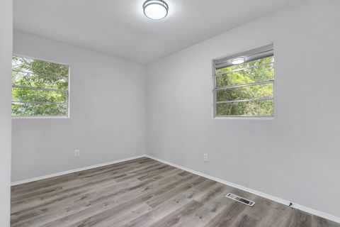 Tiny photo for 2131 Oxford Road, Tallahassee, FL 32304 (MLS # 391830)