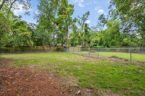 Tiny photo for 2131 Oxford Road, Tallahassee, FL 32304 (MLS # 391830)