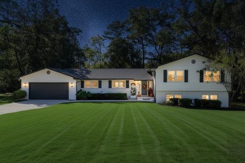 Photo of 1001 Lothian Drive, Tallahassee, FL 32312 (MLS # 392616)