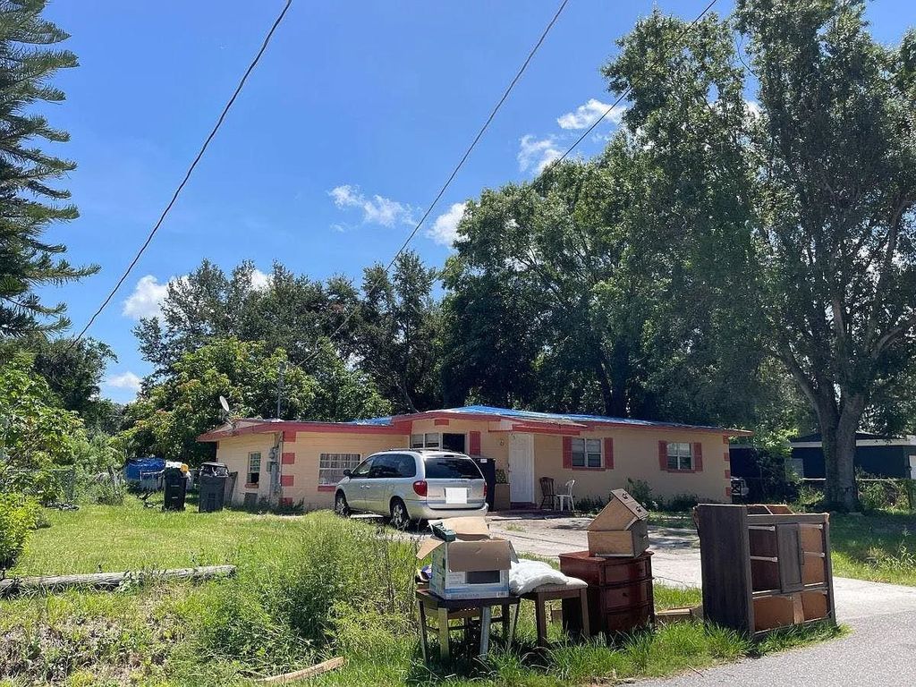 Photo of 1060 30th St NW St, Other Florida, FL 33881 (MLS # 394192)