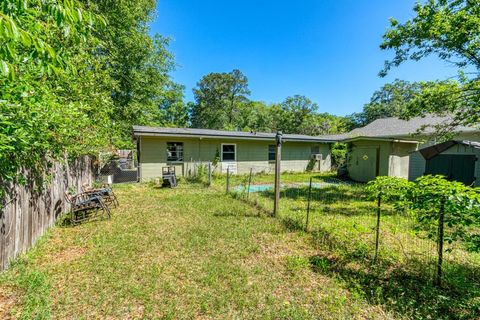 Tiny photo for 2911 Oakwood Drive, Tallahassee, FL 32304 (MLS # 398400)