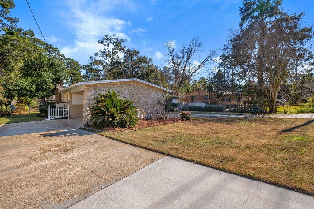 Photo of 1107 Richview Road, Tallahassee, FL 32301 (MLS # 395153)