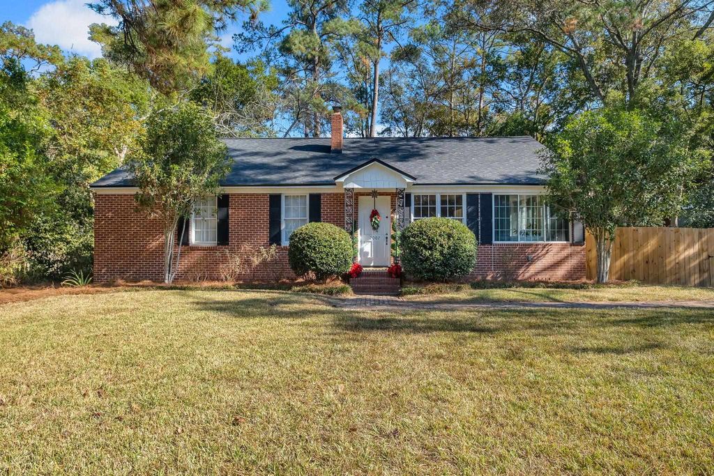Photo of 2007 Dellwood Drive, Tallahassee, FL 32303 (MLS # 394621)