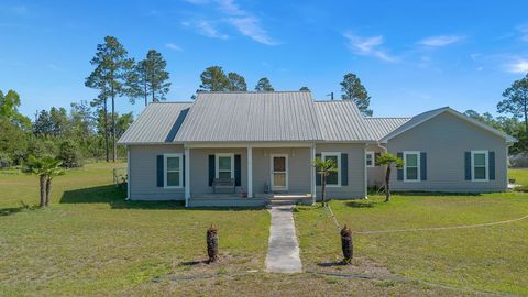 Tiny photo for 505 Goodson Road, Quincy, FL 32351 (MLS # 398723)