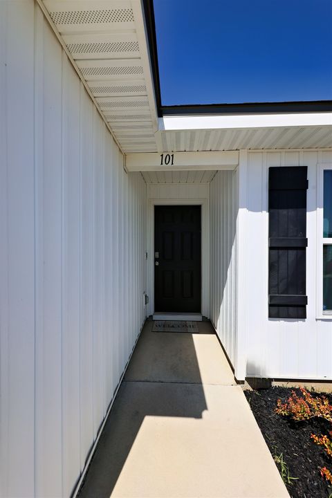 Tiny photo for 101 Wynn Court, Bainbridge, GA 39819 (MLS # 397619)