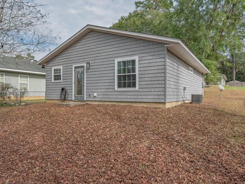 Tiny photo for 2500 Pennlyn Drive, Tallahassee, FL 32308 (MLS # 395319)