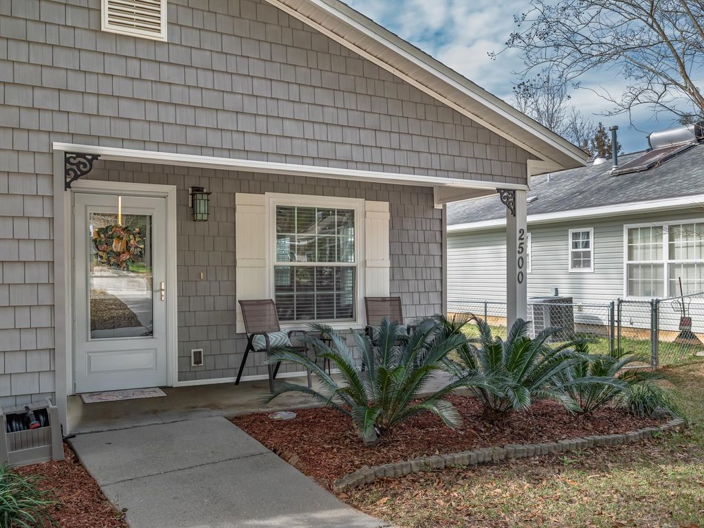 Photo of 2500 Pennlyn Drive, Tallahassee, FL 32308 (MLS # 395319)