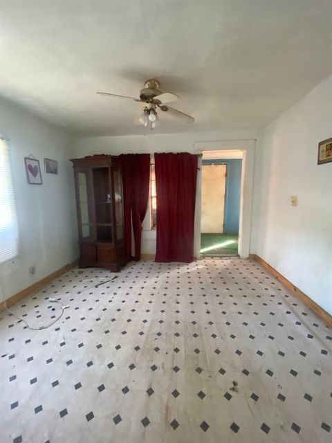 Tiny photo for 470 SW Lee Avenue, Madison, FL 32340 (MLS # 394521)