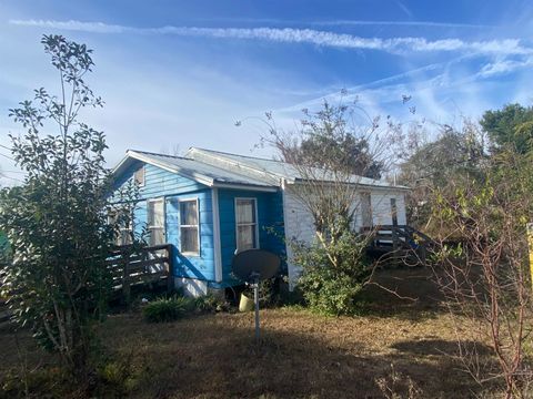 Tiny photo for 470 SW Lee Avenue, Madison, FL 32340 (MLS # 394521)