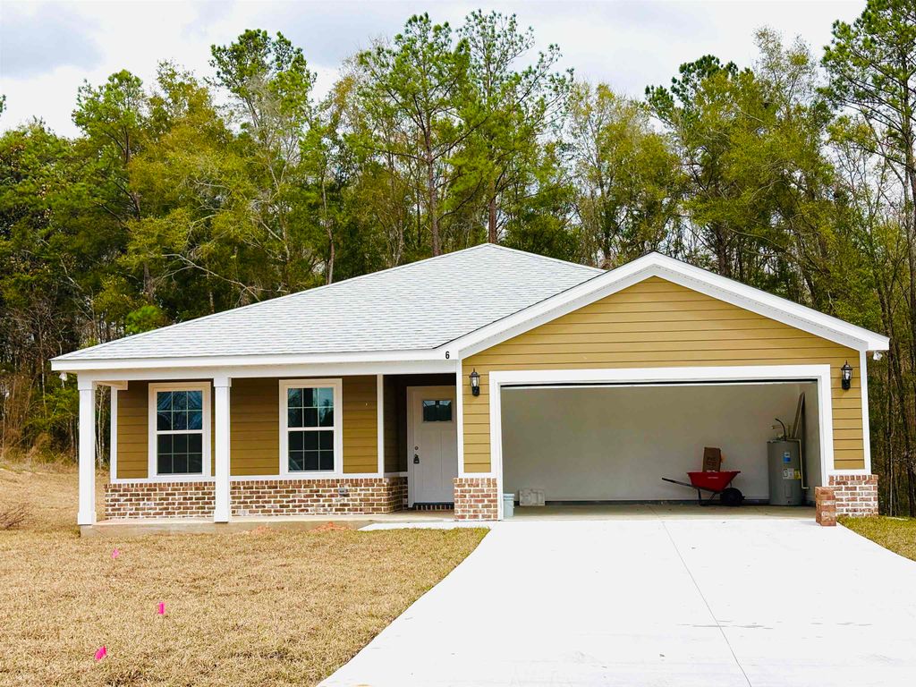 Photo of 305 DELORES MADISON Drive, Midway, FL 32343 (MLS # 397520)