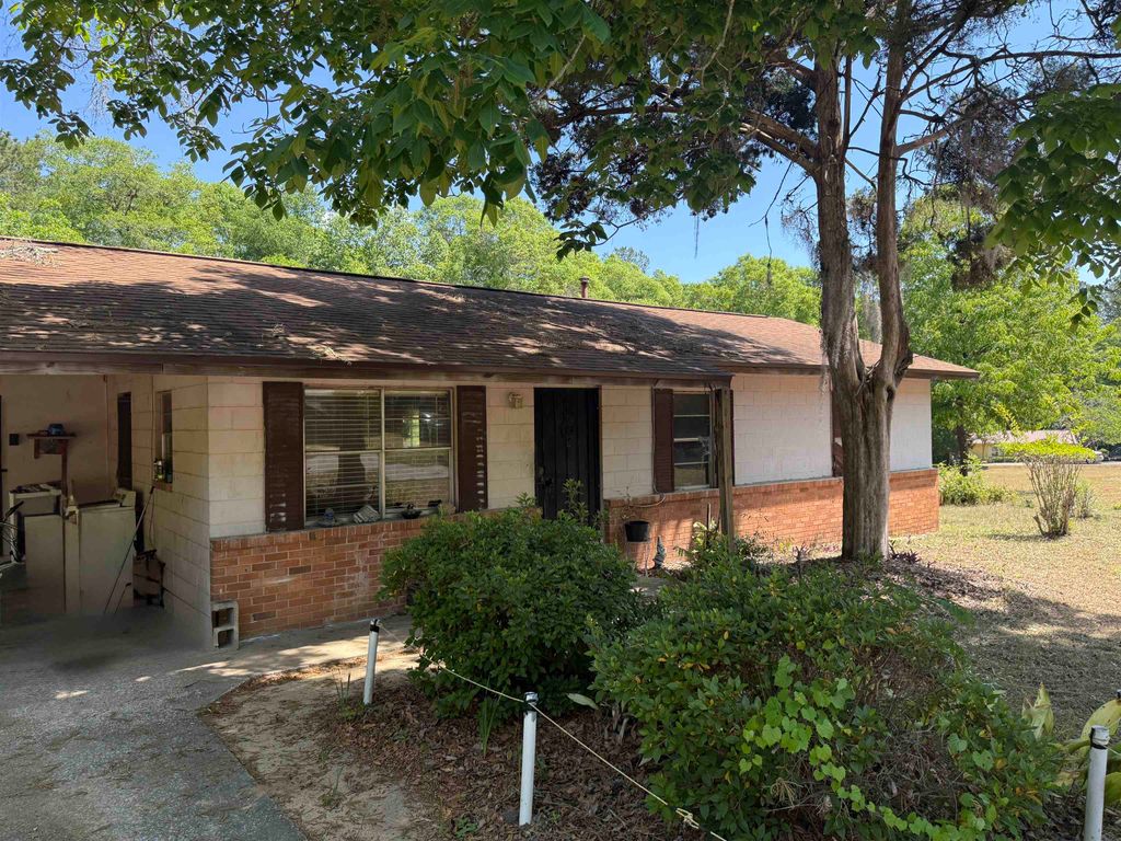 Photo of 95 St Hebron Court, Quincy, FL 32352 (MLS # 399104)