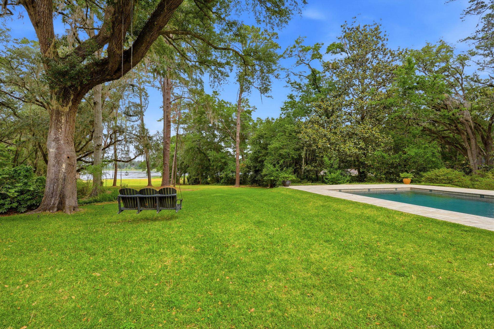 3418 Lakeshore Drive