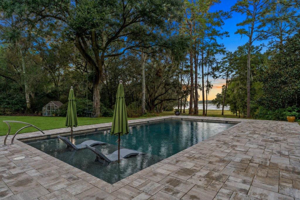 Photo of 3418 Lakeshore Drive, Tallahassee, FL 32312 (MLS # 399487)