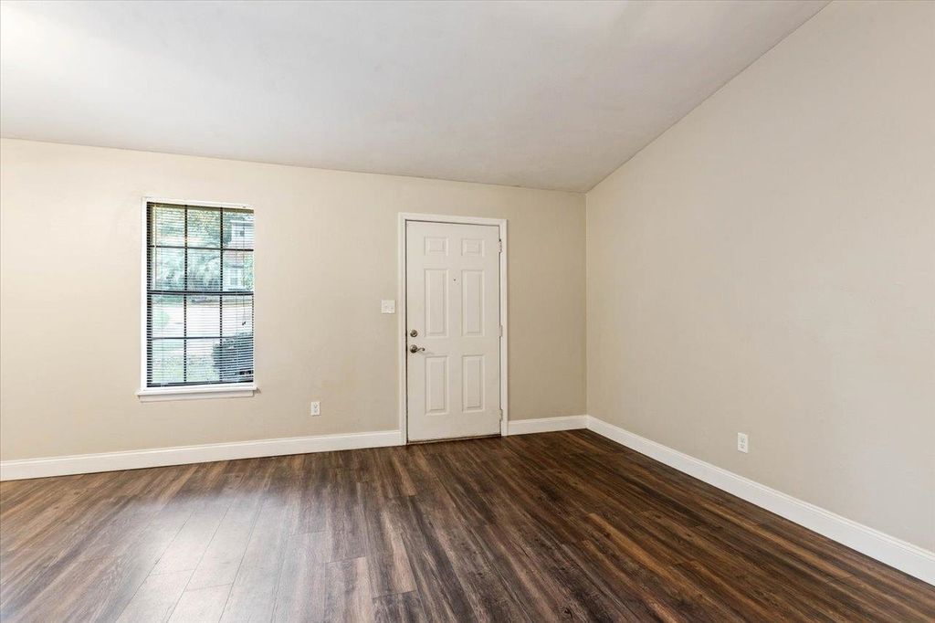 Photo of 247 WHETHERBINE Way, Tallahassee, FL 32301 (MLS # 390468)