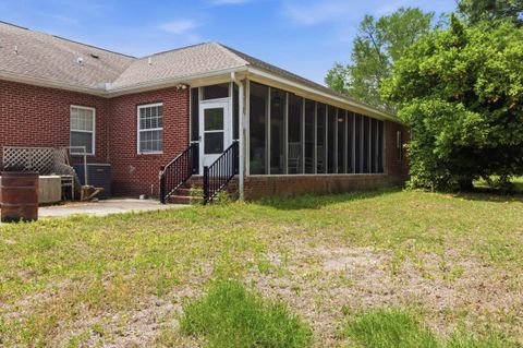 Tiny photo for 15 Alpine heights Road, Quincy, FL 32352 (MLS # 399240)