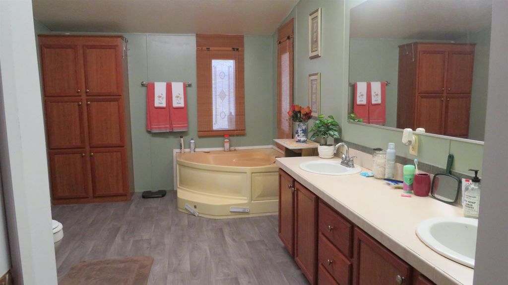 Photo of 129 OCKLAWAHA Circle, Quincy, FL 32351 (MLS # 395674)