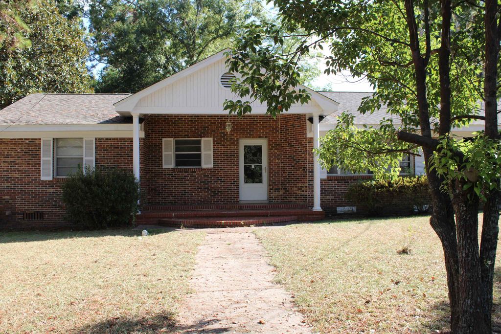 Photo of 1513 Live Oak St, Quincy, FL 32351 (MLS # 394963)