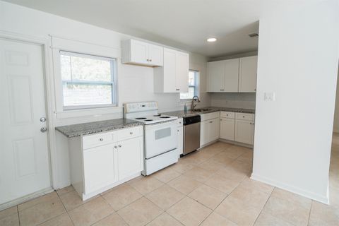 Tiny photo for 406 Essex Drive, Tallahassee, FL 32304 (MLS # 397226)