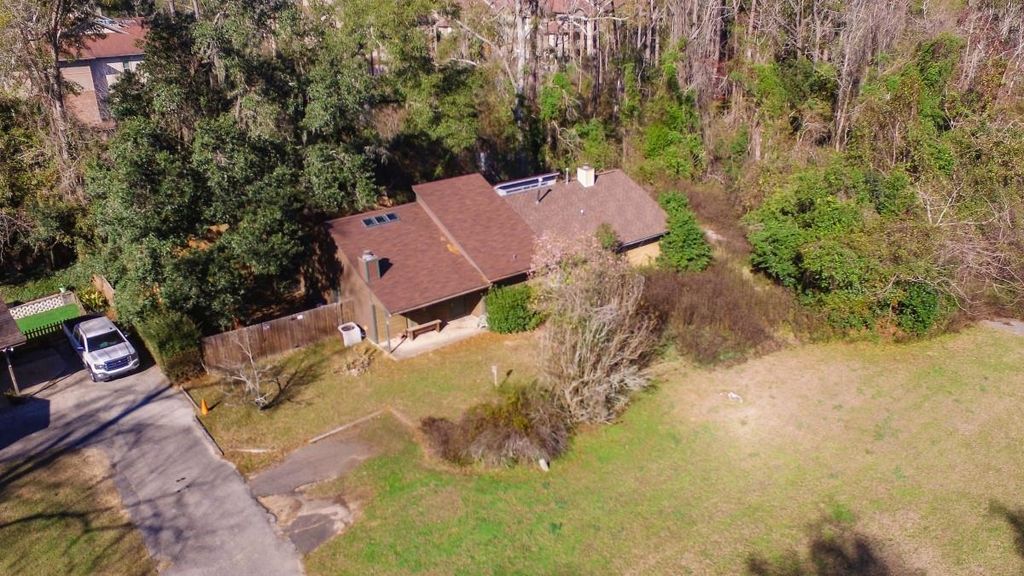 Photo of 1560 TWIN LAKES Circle, Tallahassee, FL 32311 (MLS # 395305)