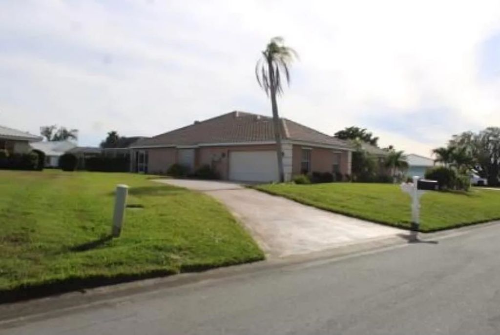 Photo of 424 Signorelli Drive, Nokomis, FL 34275 (MLS # 396402)
