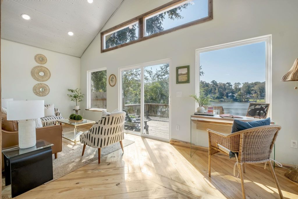 Photo of 18835 Star Hill Lane, Tallahassee, FL 32310 (MLS # 392777)