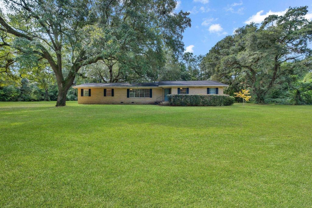 Photo of 1791 Old Briar Trail, Tallahassee, FL 32305 (MLS # 390300)