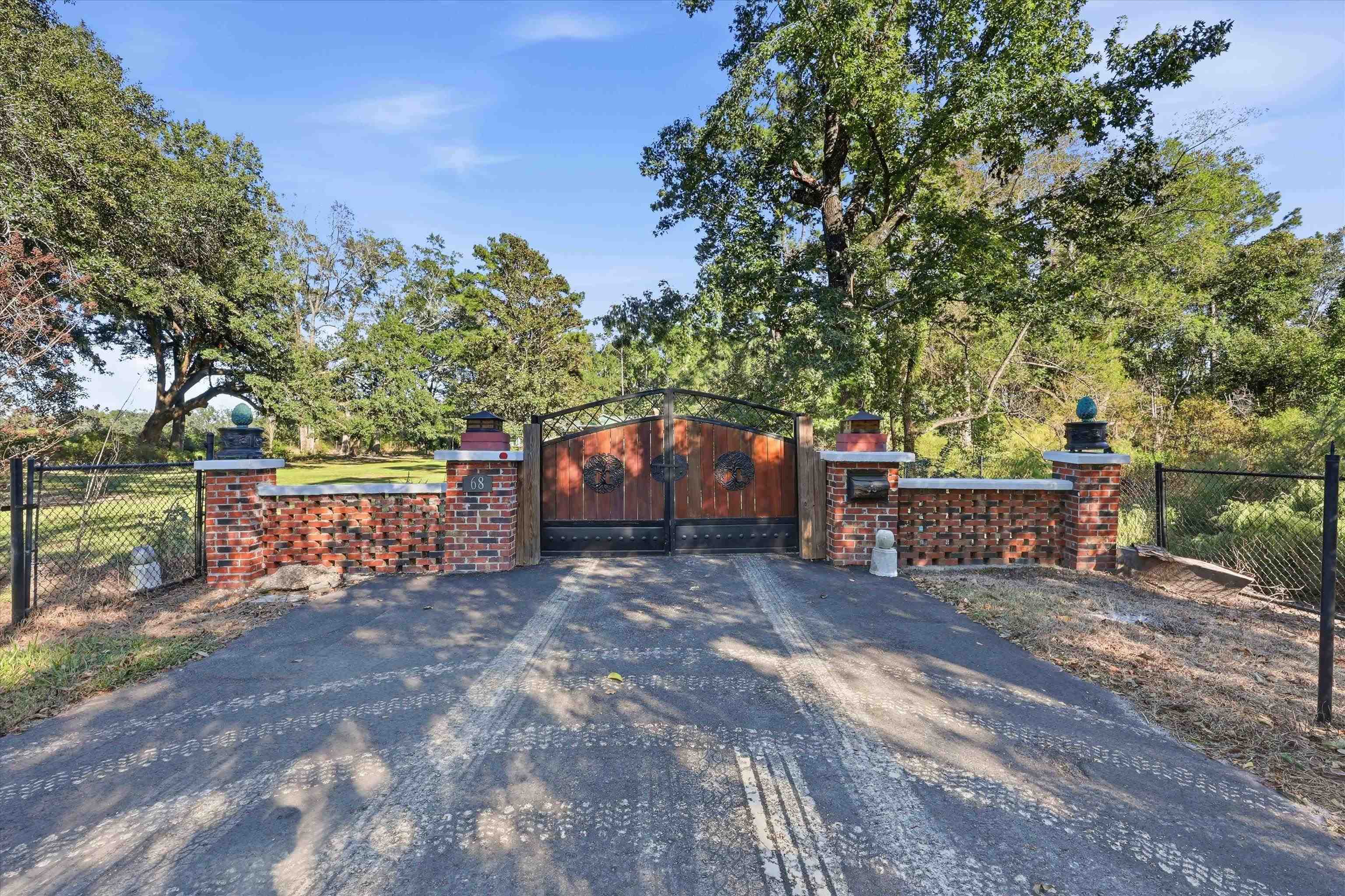 68 E Hummingbird Lane