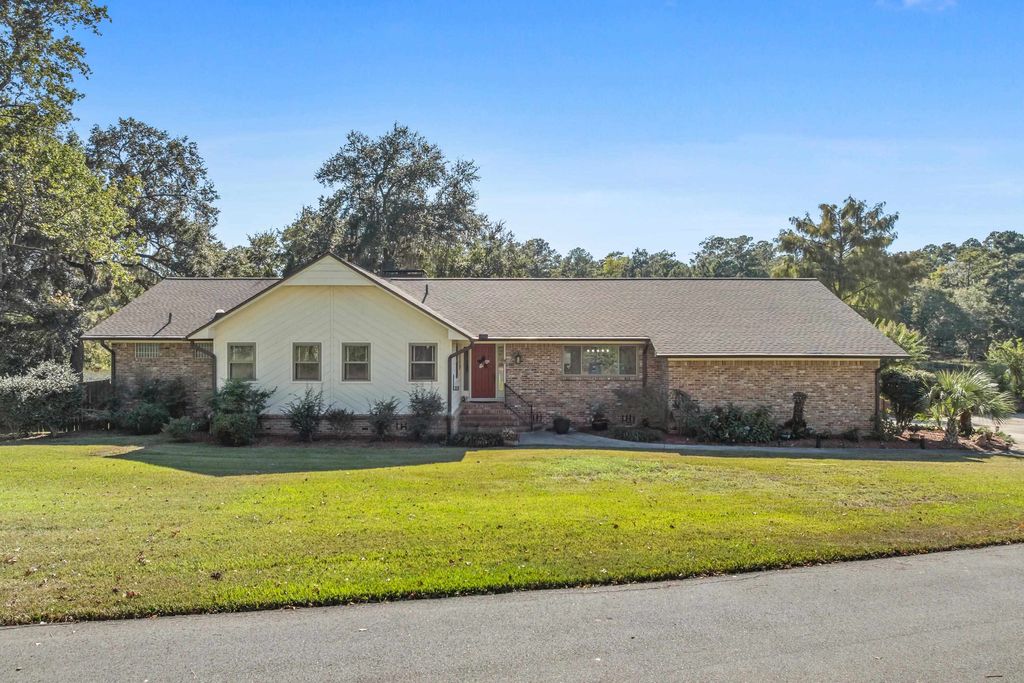 Photo of 7140 BEECH RIDGE Trail, Tallahassee, FL 32312 (MLS # 392048)