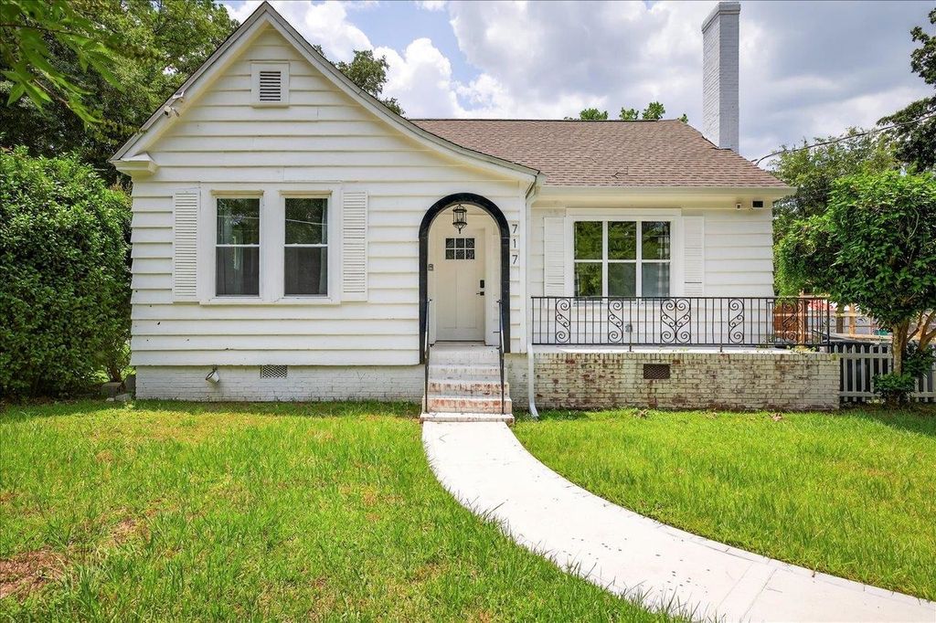 Photo of 717 E Tennessee Street, Tallahassee, FL 32308 (MLS # 391896)