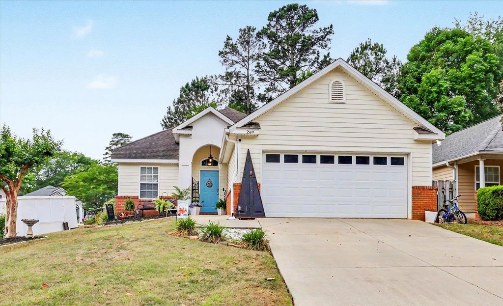 Photo of 2549 Heathrow Drive, Tallahassee, FL 32312 (MLS # 399436)