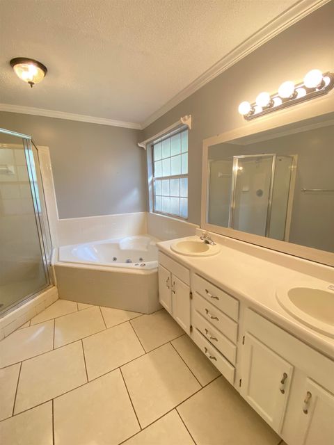 Tiny photo for 1314 BLAKEMORE Court, Tallahassee, FL 32317 (MLS # 396957)