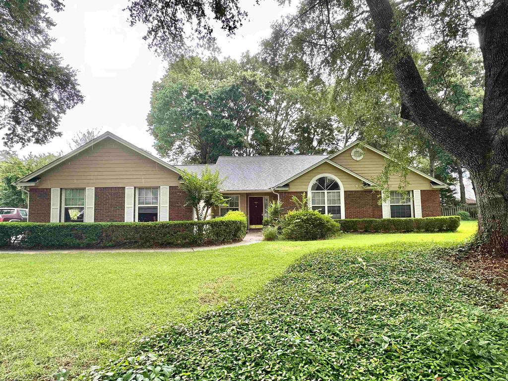Photo of 3708 LONGCHAMP CIR Circle, Tallahassee, FL 32309 (MLS # 393008)