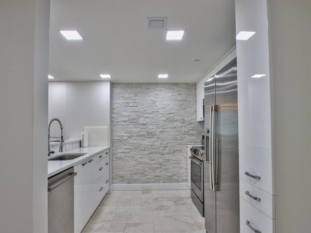 300 S Duval Street 2006