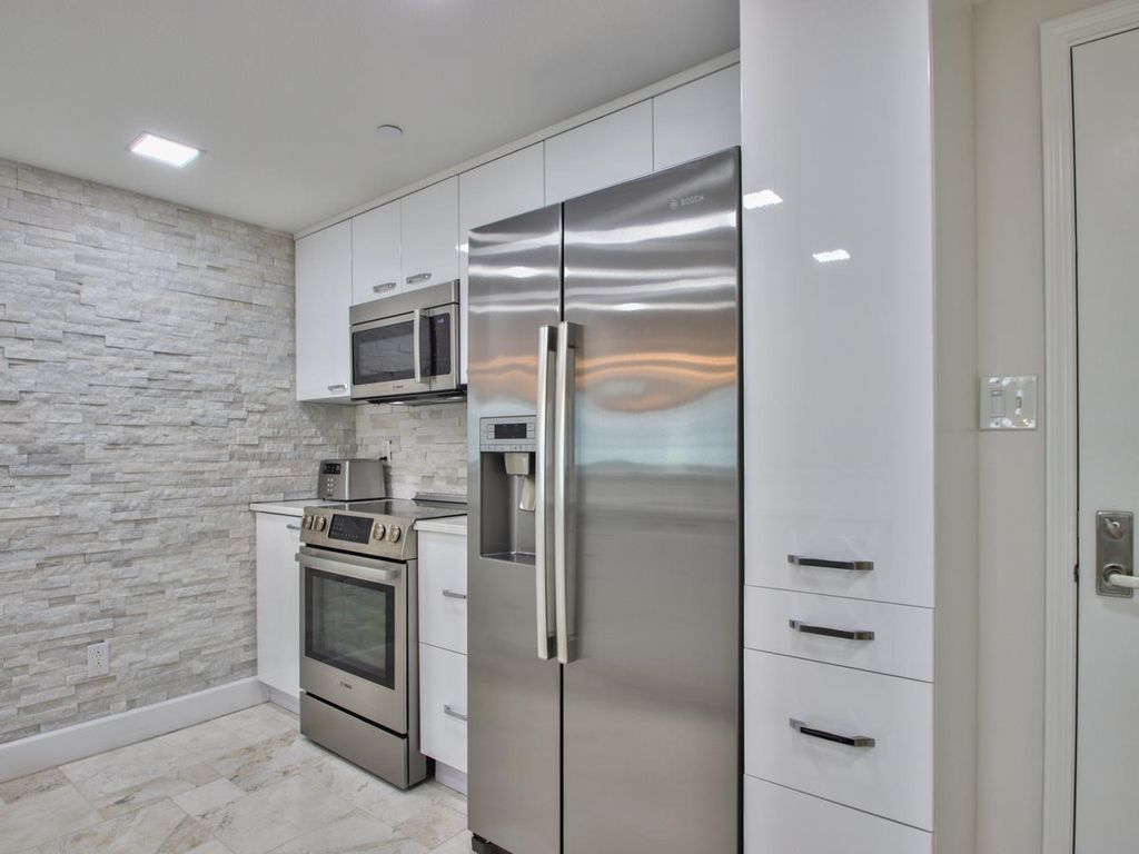 Photo of 300 S Duval Street #2006, Tallahassee, FL 32301 (MLS # 386132)