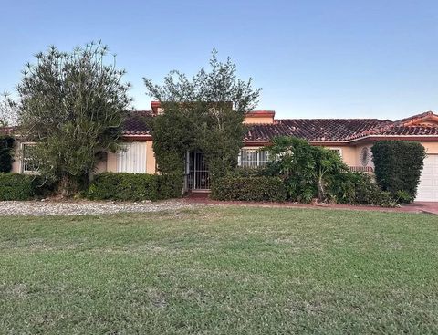 Photo of 18601 SW 128th Avenue, Miami, FL 33177 (MLS # 398332)