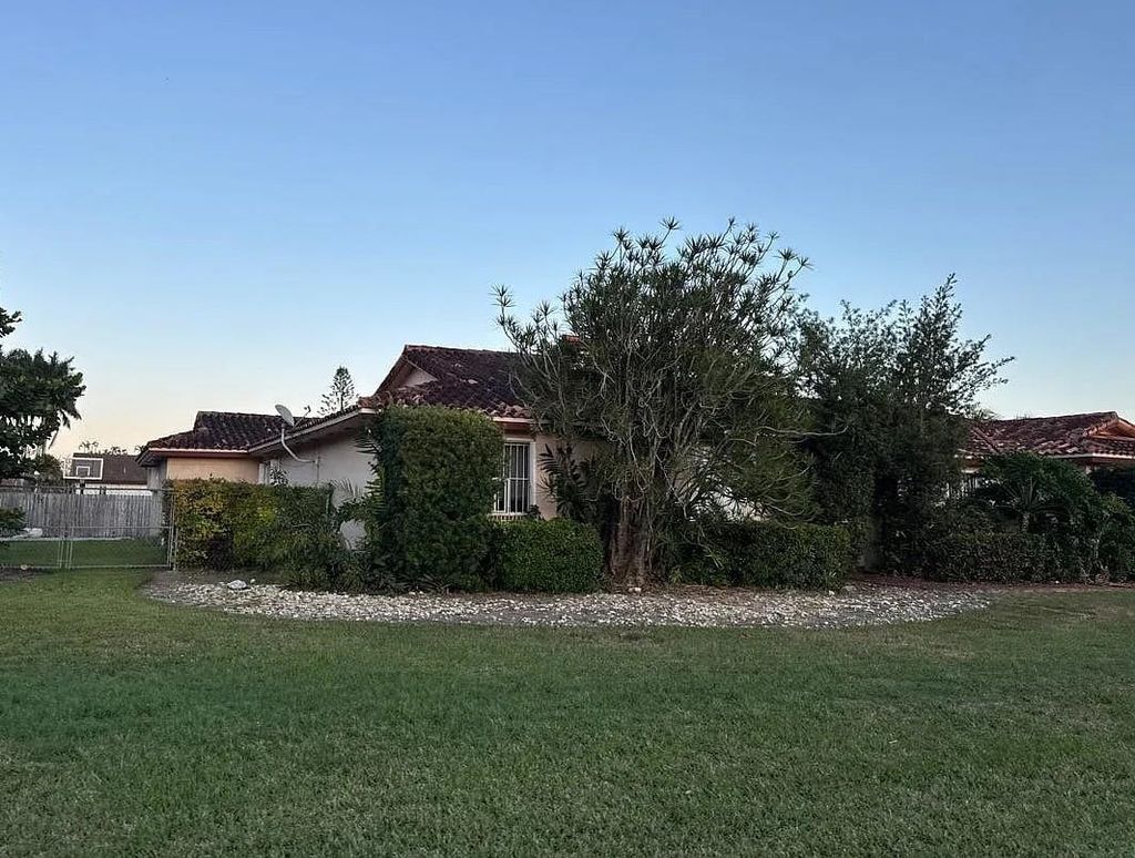 Photo of 18601 SW 128th Avenue, Miami, FL 33177 (MLS # 398332)