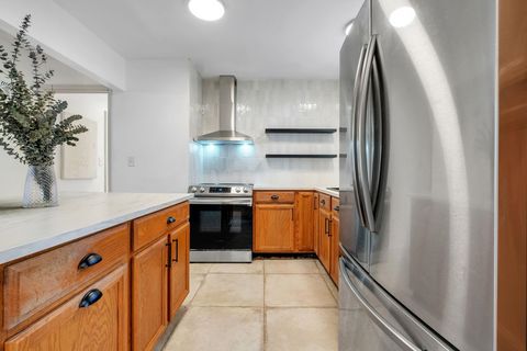 Tiny photo for 432 MARGARET Court, Tallahassee, FL 32301 (MLS # 394751)