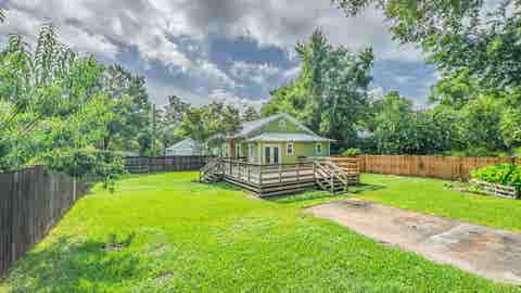 Tiny photo for 204 NE 3RD Street, Havana, FL 32333 (MLS # 401536)