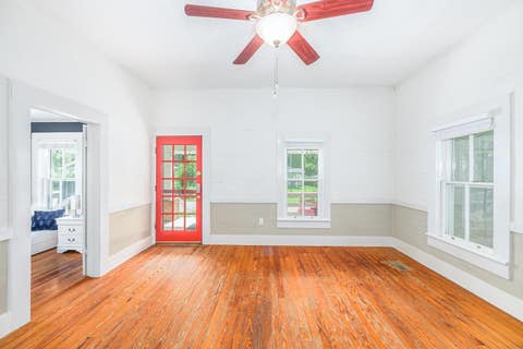 Tiny photo for 204 NE 3RD Street, Havana, FL 32333 (MLS # 401536)