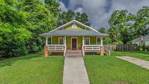Tiny photo for 204 NE 3RD Street, Havana, FL 32333 (MLS # 401536)