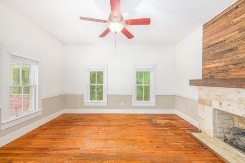 Tiny photo for 204 NE 3RD Street, Havana, FL 32333 (MLS # 401536)