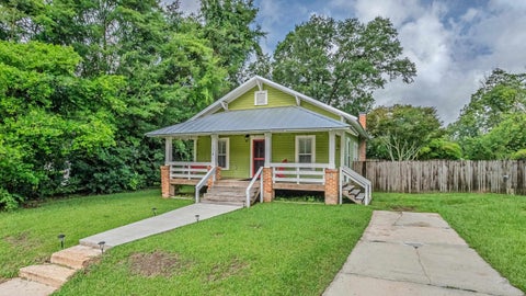 Photo of 204 NE 3RD Street, Havana, FL 32333 (MLS # 401536)
