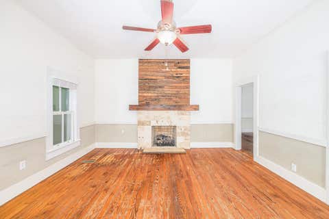 Tiny photo for 204 NE 3RD Street, Havana, FL 32333 (MLS # 401536)